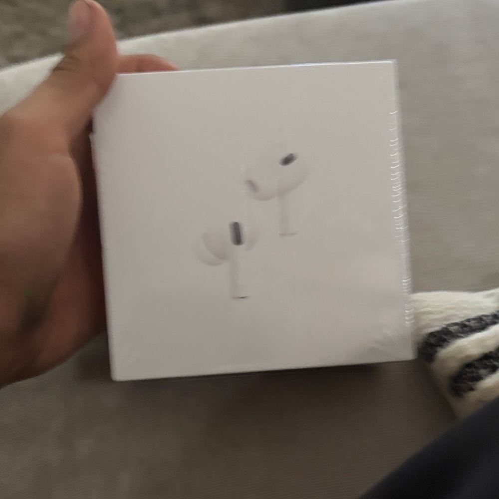 Apple White Earbud Headphones Gen 2